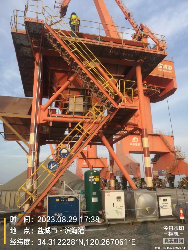 卸船機(jī)雙流體干霧抑塵系統(tǒng)