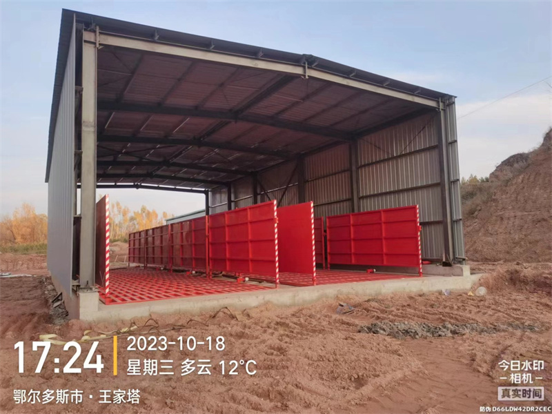 鄂爾多斯2臺20米半封閉洗車機(jī)