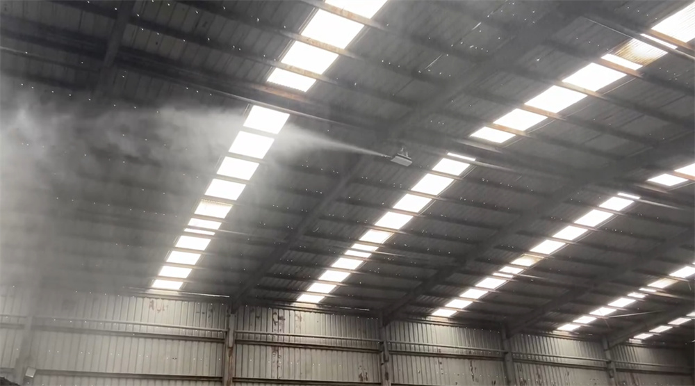 鄭州石料廠360度旋轉(zhuǎn)干霧抑塵霧樁