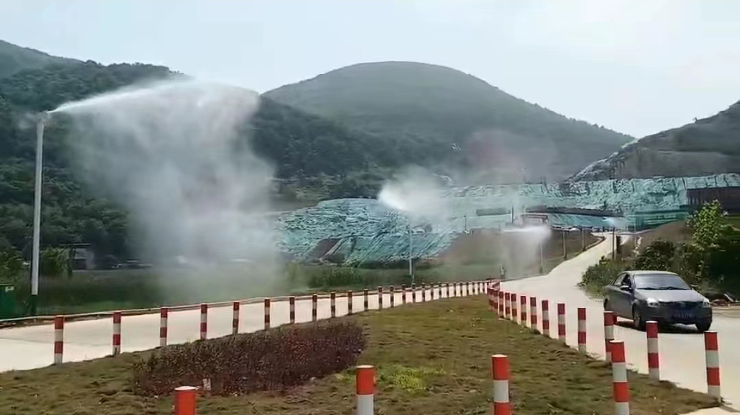 道路360旋轉(zhuǎn)噴霧 (1).jpg